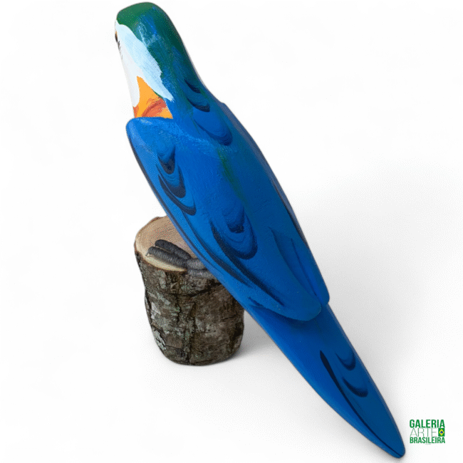 Arara Azul em Madeira - Escultura no Tronco - Imagem 4
