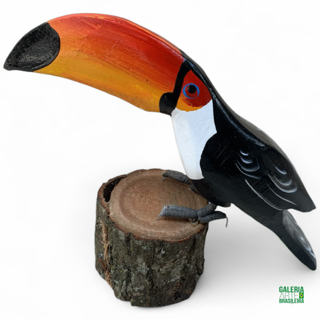 Tucano em Madeira - Escultura no Tronco - Imagem 2