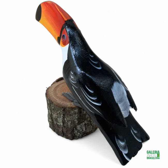 Tucano em Madeira - Escultura no Tronco - Imagem 4